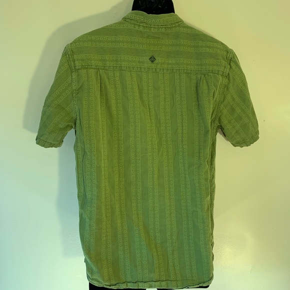 Prana Textured Short Sleeve Shirt Large 100% cotton Gently worn - Picture 2 of 2